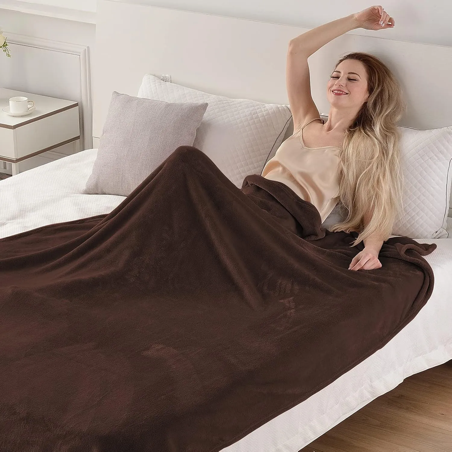 SOCHOW Flannel Fleece Blanket Throw Size, All Season Lightweight Super Soft Cozy Blanket for Bed or Couch, Brown, 50x60 inches